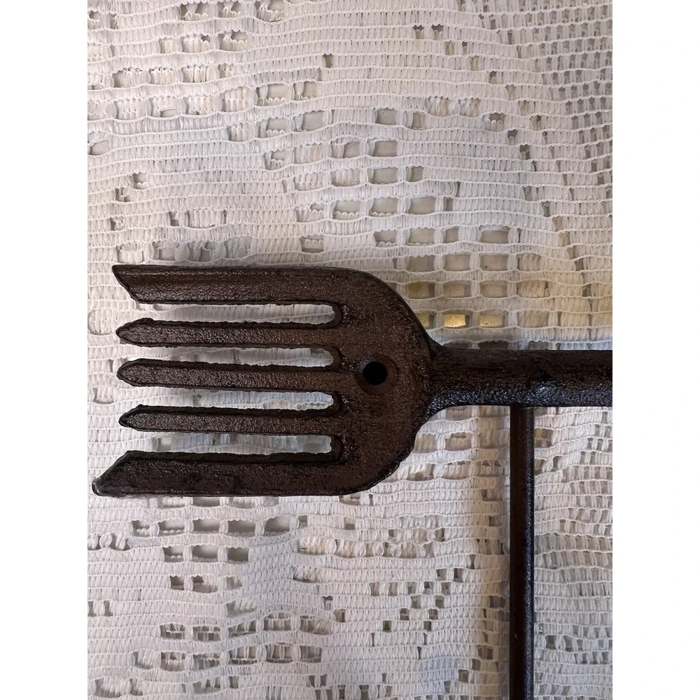 Cast Iron Garden Fork Wall Hook Rack 3 Hooks Farmhouse Rustic Brown Decor